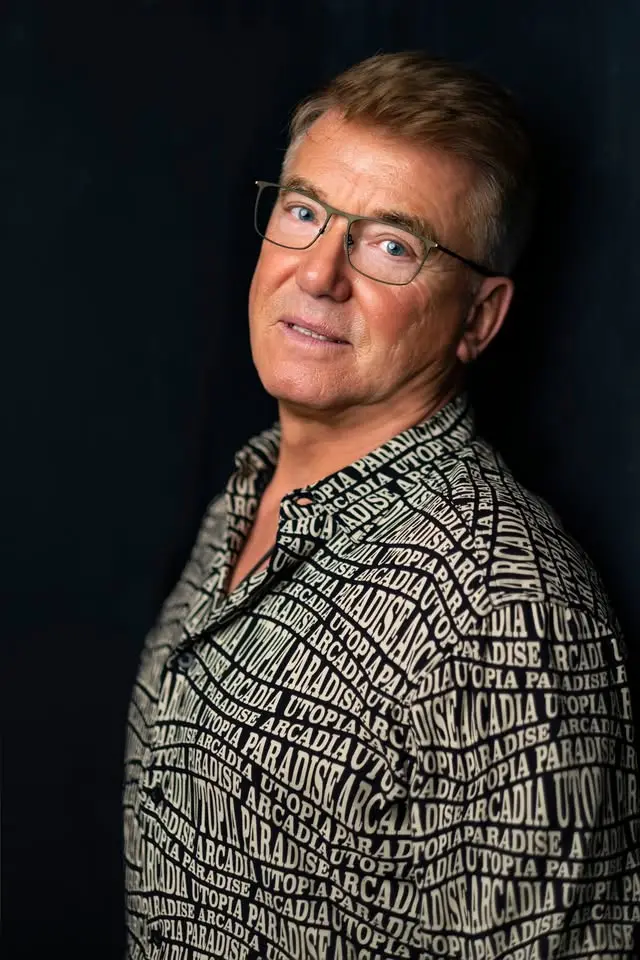 Delhusa Gjon / Időtlen dallamok- akusztikus est koncert Budapesten (Magyar Zene Háza)